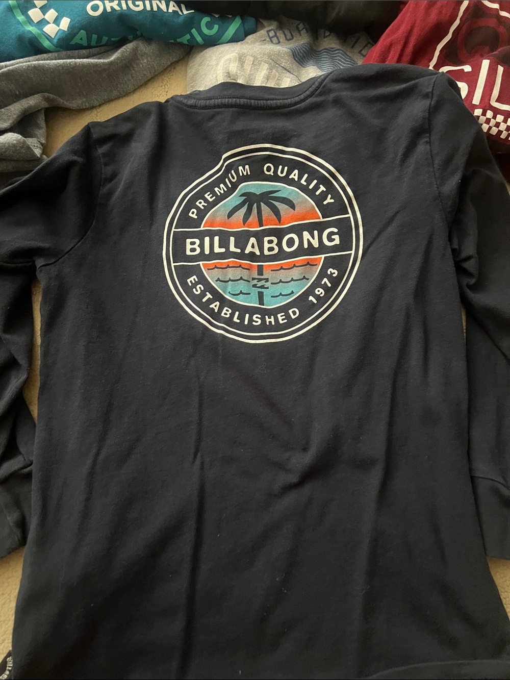 Quiksilver, Vans, Hurley, Billabong long sleeve Graphic Tees - Picture 3 of 10